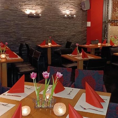 Hotel-Restaurant Le Lion D'Or Порентруи Екстериор снимка