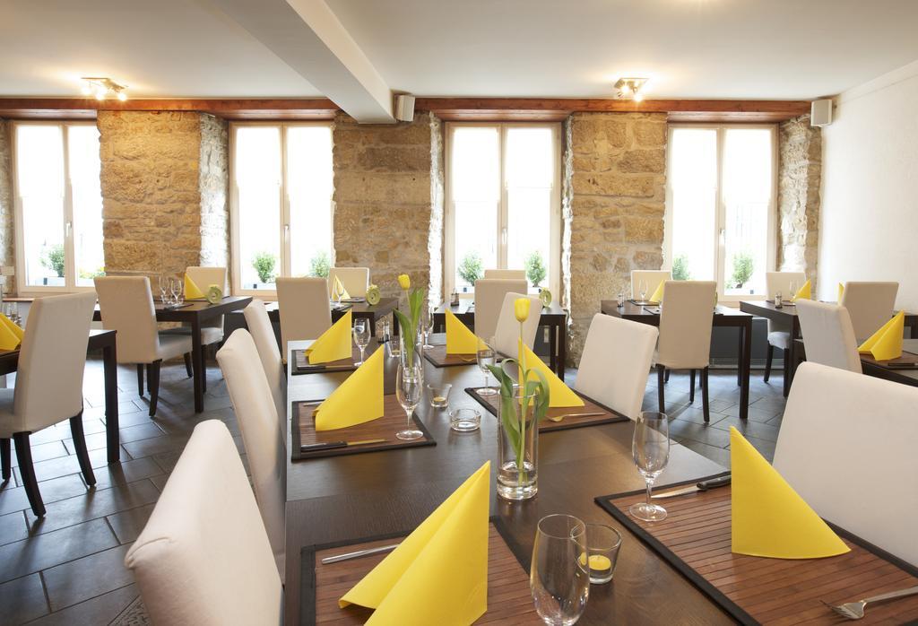 Hotel-Restaurant Le Lion D'Or Порентруи Екстериор снимка