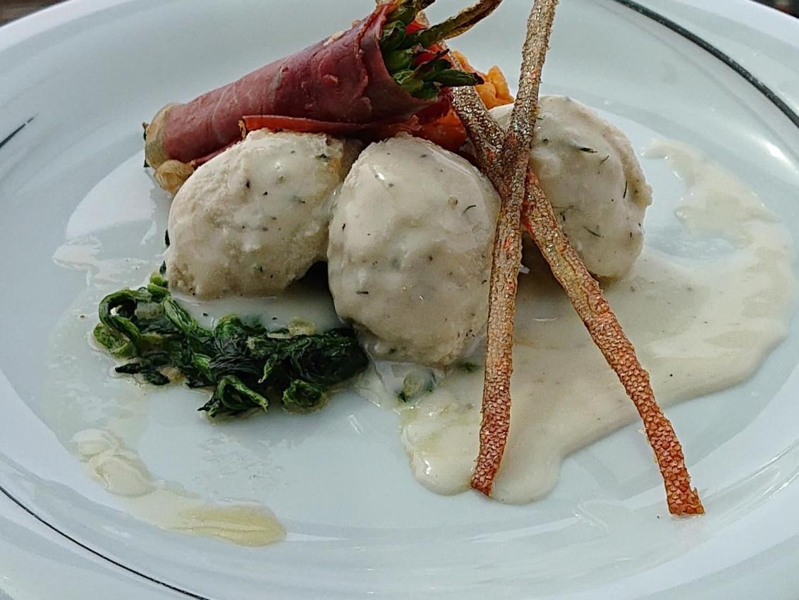 Hotel-Restaurant Le Lion D'Or Порентруи Екстериор снимка