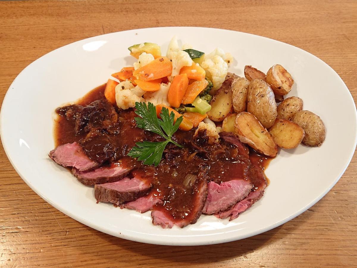 Hotel-Restaurant Le Lion D'Or Порентруи Екстериор снимка